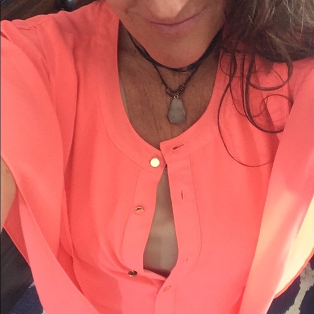 Loose flowing elegant Peach blouse. SZ medium.